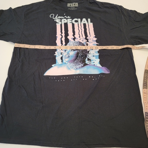 Lizzo You’re Special Officially Licensed Graphic Tee Size XL New! - Picture 6 of 8